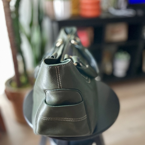 100% AUTHENTIC, like-new & barely used, Céline Boogie Bag in Olive Green Leather - Picture 3 of 16